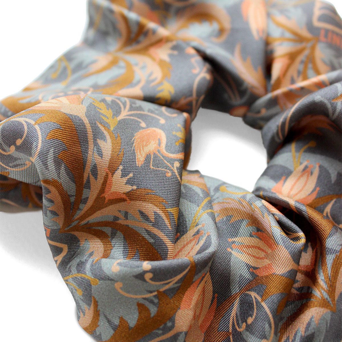 Silk Scrunchie | Apricot – L I N N A