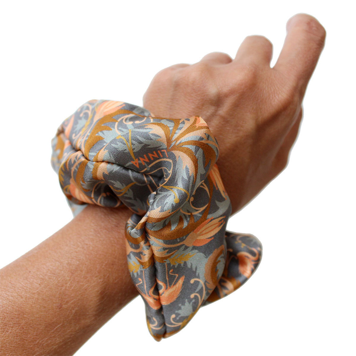 Silk Scrunchie | Apricot – L I N N A